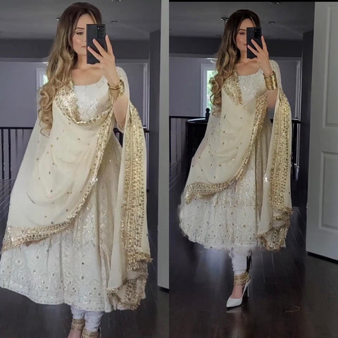 💕*Presenting New  Đěsigner Anarkali Suit In New Fancy Style*( NF1182) 👌💕