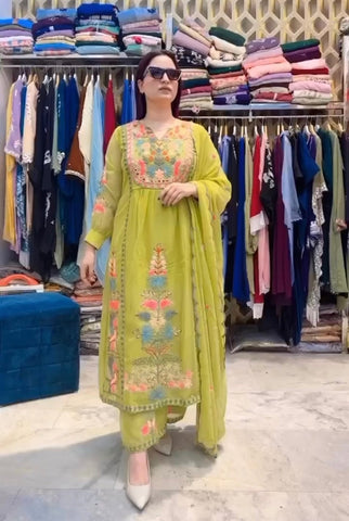 Multicolor New Đěsigner Party Wear Look Real Mirro Hand Work Pakistani Suit Set